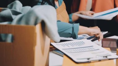 Ofisteki iş adamı. Ofiste çalışıyorum..