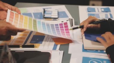 Ofiste çalışan tasarımcının kapatılması