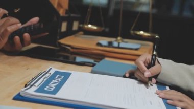 Kafe 'de erkek el imzası sözleşmesi