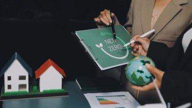 iş kadını ev modeli ile