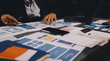 Proje üzerinde çalışan işadamlarının kapatılması