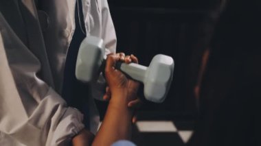 Doktor ve hasta hastanede..