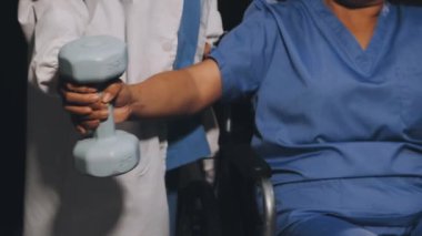 Egzersiz yapan adam.