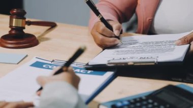 Office de işadamı imza sözleşme