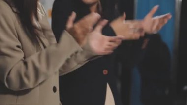 Karşılıklı iki genç İşadamlarından