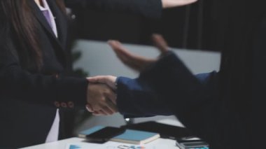 karşılıklı iki iş ortakları