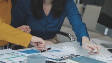 Ofiste çalışan kadın.