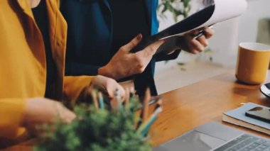 Ofiste çalışan iş ekibi..