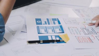 Ofiste çalışan iş adamları