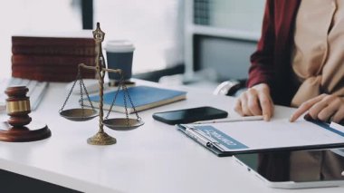 Avukat, hukuk ve adalet kavramı.