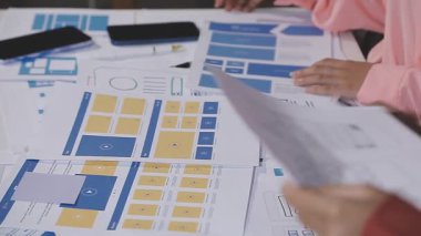 projede çalışan iş adamları