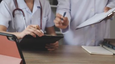 tablet pc Kliniği ile kadın doktor