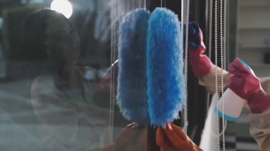 Ofisteki pencereyi temizle