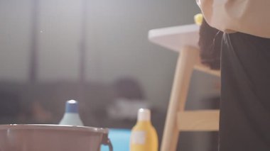 mutfak temizlik kadın