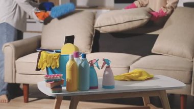 Modern oturma odasının içi.