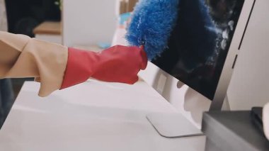 Kadın el holding fırça