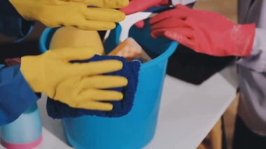 Mutfakta temizlik ürünleri ve malzemeler