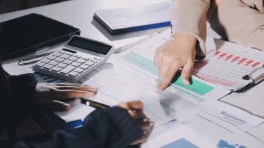 Ofiste çalışan işadamı