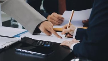 Ofiste çalışan iş adamları. iş konsepti