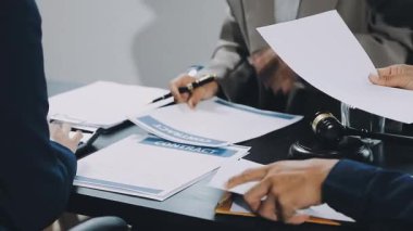 Ofisteki iş adamı.