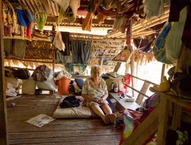 Bir 96 yaşında bir kadın, Embera Drua kabilesi, en eski insan portresi. 23 Nisan 2013 - Panama