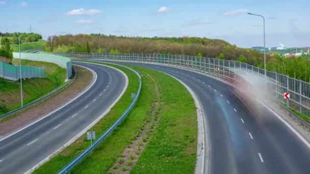 Walbrzych Çevre Yolu Üzerinde Trafik Güneşli Bahar Günlerinde Zaman Turu — Stok video