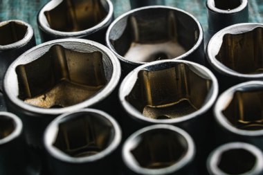 Mekanik Atölyede Yığılmış Metal Borular