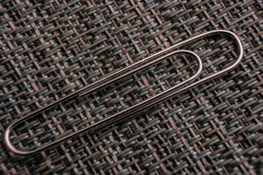 Dokuma Mattı Üzerine Gümüş Kağıt Ataç