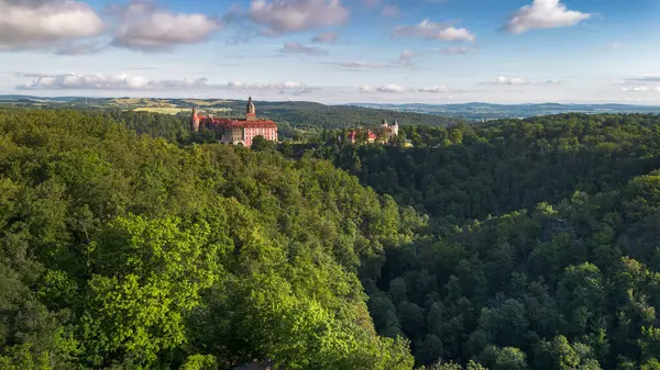 Polonya 'daki Ksiaz Kalesi' nin Hava Görüntüsü