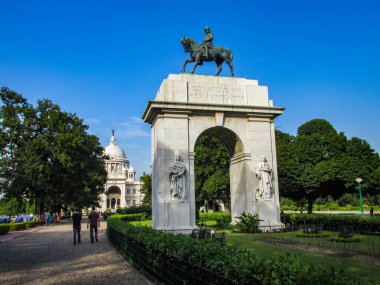 Kolkata, Batı Bengal, Hindistan. 16 Kasım 2013: Kolkata 'da Victoria Memorial Archway