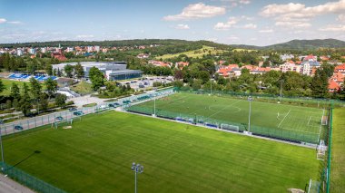Walbrzych, Polonya, - 8 Haziran 2024: Futbol sahaları ve Spor ve Eğlence Merkezi 
