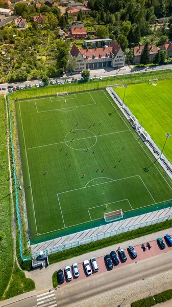 Suni Çimenlikte Futbol Oyununun Hava Görüntüsü