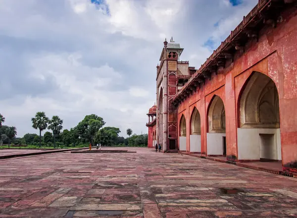 Stock image Sikandra, Agra, India - 5 October 2013: Akbars Tomb Courtyard in Sikandra