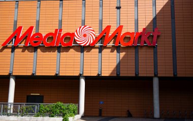 Wabrzych, Polonya - 06.16.2024: MediaMarkt, tüketici elektroniği satan çok uluslu bir Alman mağaza zinciri.
