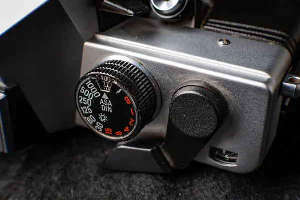 stock image Close Up of a Vintage Camera's Shutter Speed and Film Speed Dial