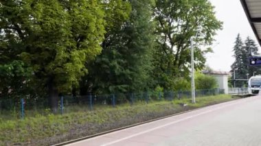 Walbrzych, Polonya - 08.10.2024: Koleje dolnoslaskie Polonya 'da bir yolcu treni operatörü