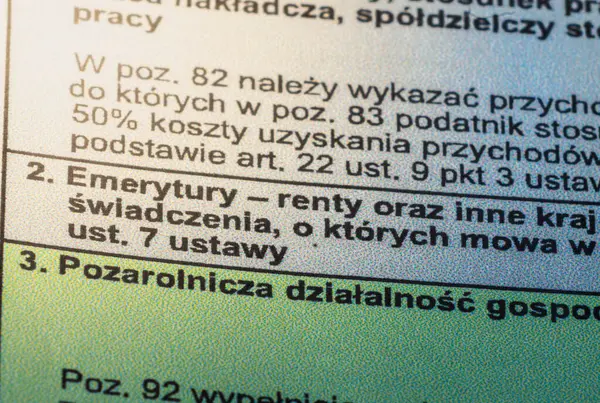 Polonya Kuyu Vergisi 'nin ayrıntılı görünümünde bireyler için yıllık gelir beyannameleri yer alıyor. Uygun mali yönetim için gerekli.