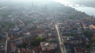 Ortaçağ şehri Torun 'un tarihi merkezinin havadan görünüşü