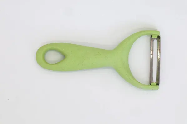Küchenutensilien Schere Messer Und Obstschäler Für Den Küchenbedarf Isoliert Auf — Stockfoto