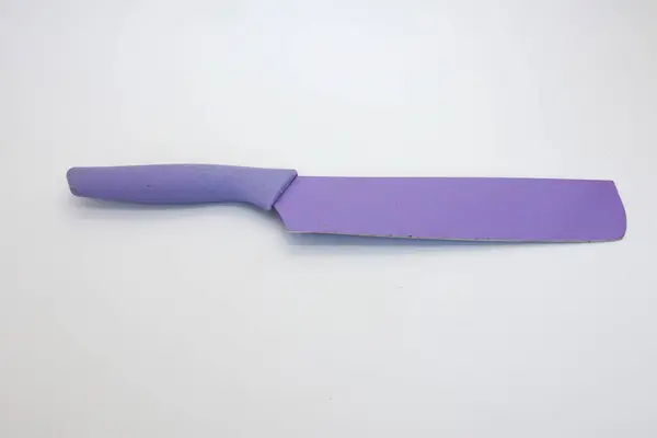 白で隔離された台所の必要性のための多彩な台所調理のナイフ — ストック写真