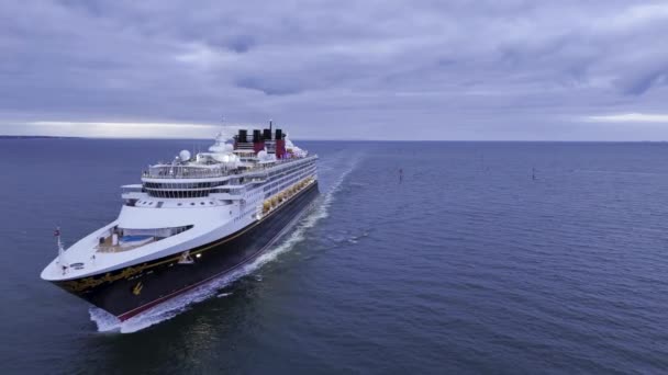 Melbourne Vic Avustralya Kasım 2023 Disney Wonder Cruise Gemisi Şafakta — Stok video