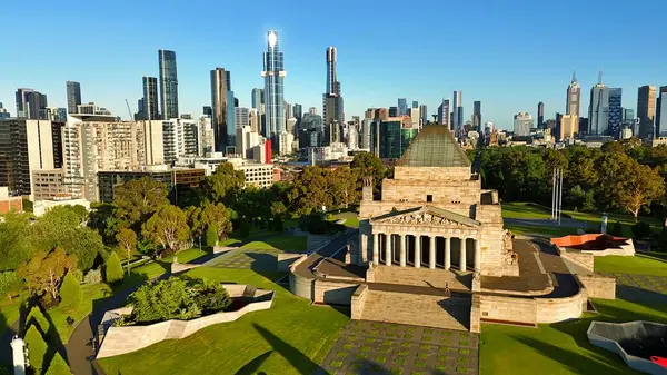 Melbourne, VIC, Avustralya - 23 Aralık 2023 - Gün doğumunda Melbourne 'da Anma Tapınağı