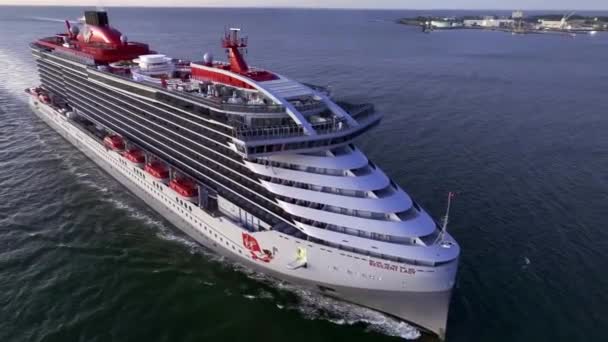 Melbourne Vic Australië Dec 2023 Het Veerkrachtige Cruiseschip Van Virgin — Stockvideo