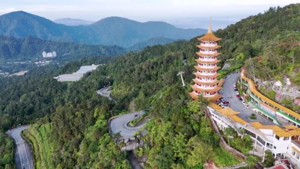 马来西亚彭亨成天高地 2023年12月10日 清水寺 Chin Swee Temple 是位于成天高地度假村旁边的一座寺庙 — 图库视频影像