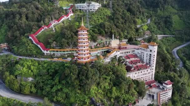 马来西亚彭亨成天高地 2023年12月10日 清水寺 Chin Swee Temple 是位于成天高地度假村旁边的一座寺庙 — 图库视频影像