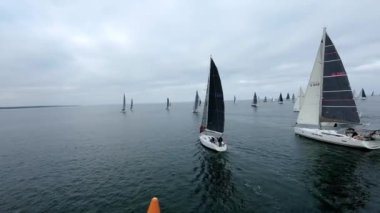 Brighton, VIC, Avustralya - 6-Jul-2024 - Victoria Okyanus Yarış Kulübü (ORCV) Kış Serisi Yat yarışı.