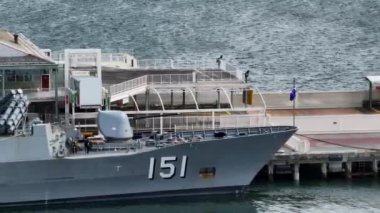 Melbourne, VIC, Avustralya - 22-Sep-2024 - HMAS Arunta Melbourne İstasyonu 'nu ziyaret ediyor.