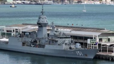 Melbourne, VIC, Avustralya - 22-Sep-2024 - HMAS Arunta Melbourne İstasyonu 'nu ziyaret ediyor.