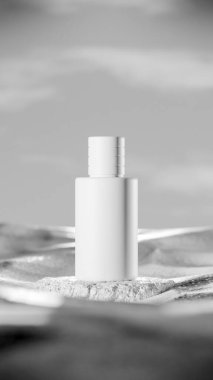 Parlak bir gökyüzünün altında çöl kumunun üzerinde duran koyu mavi bir desenli lüks parfüm şişesinin zarif 3D görüntüsü gizemi, zarafeti ve karmaşıklığı simgeliyor..