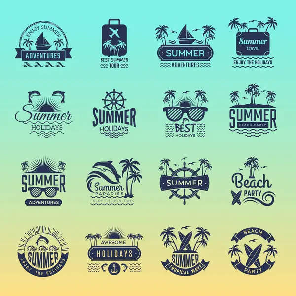 Yaz seyahat logoları. Retro tropikal tatil rozetleri ve semboller palmiye ağacı içecekler ada vektör resimleri koleksiyonunda plaj turu. Yaz tropikal yolculuk rozeti İllüstrasyon